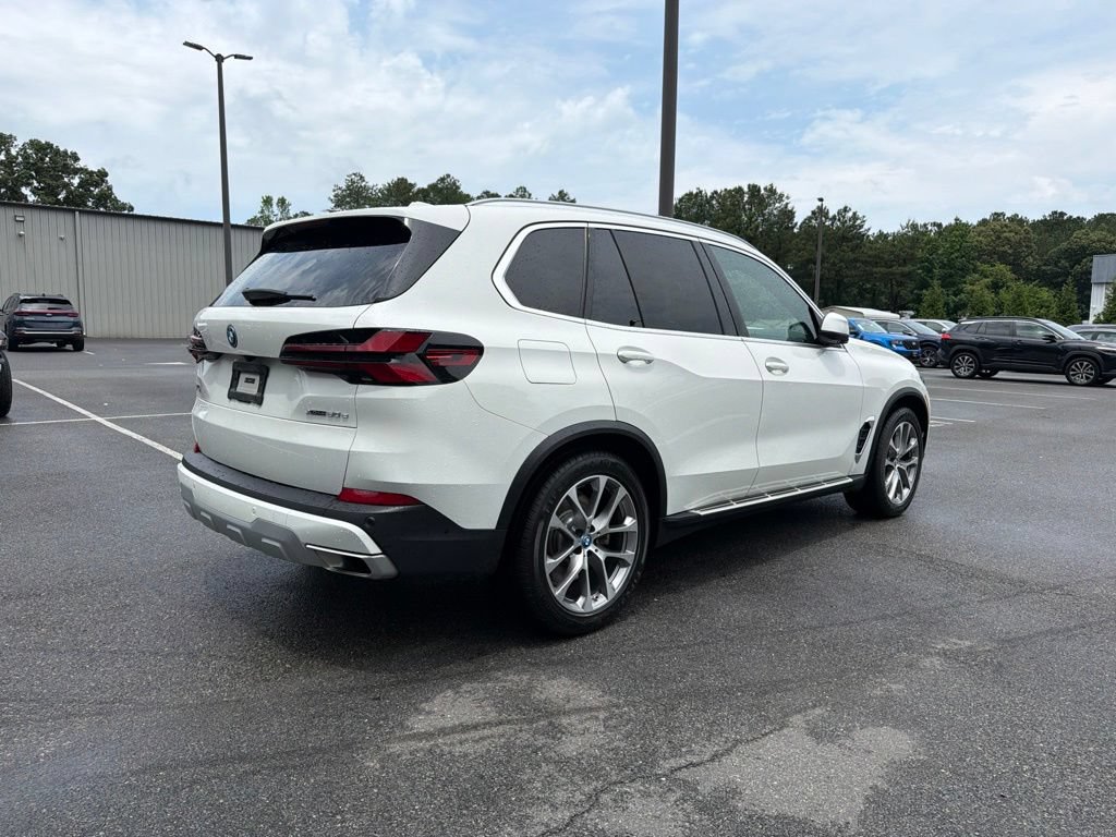 Used 2025 BMW X5 xDrive50e AWD/4WD image 5