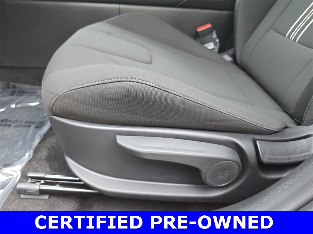 Used 2025 Hyundai Elantra Sport image 28
