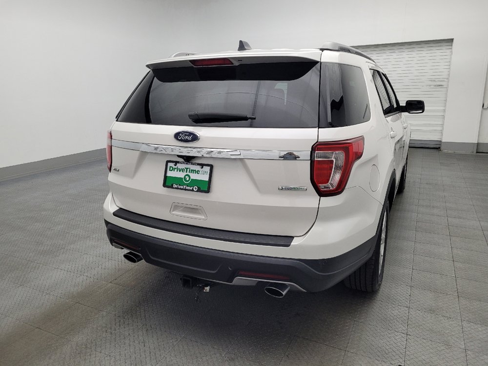Used 2018 Ford Explorer XLT image 7