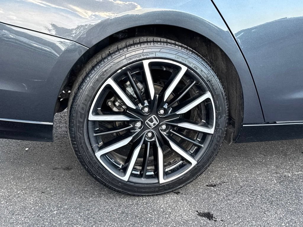 Used 2025 Honda Accord Touring image 9