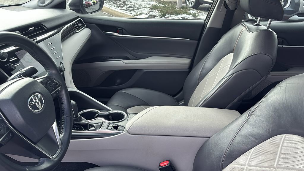 Used 2018 Toyota Camry XLE w/ Audio Package image 24