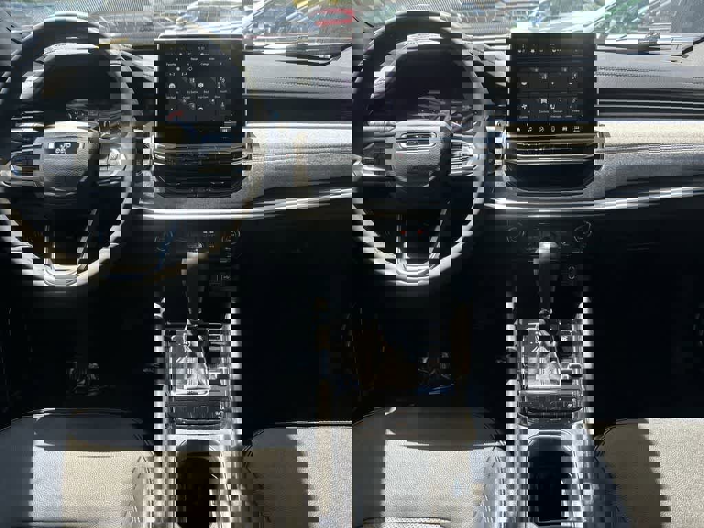 Used 2023 Jeep Compass Latitude image 24