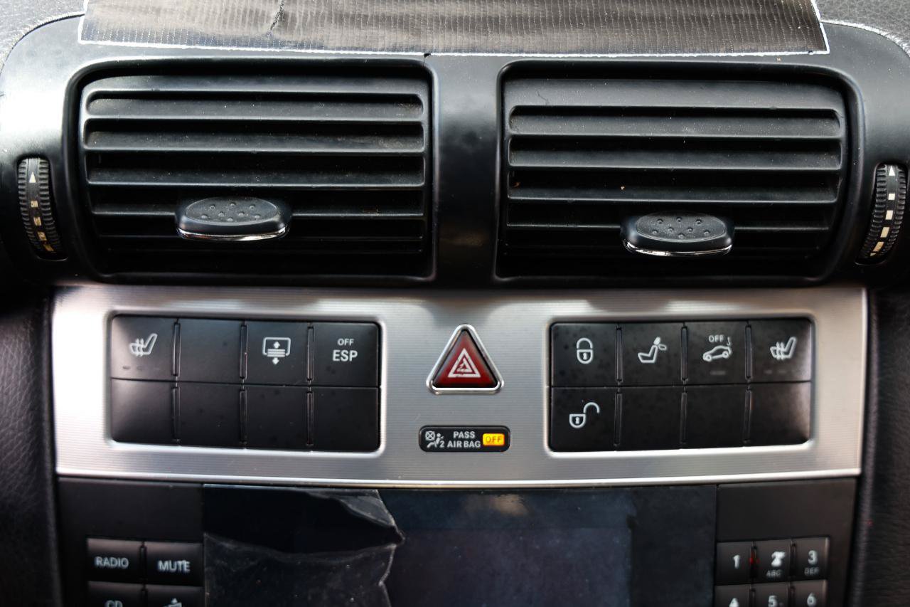 Used 2005 Mercedes-Benz C 230 Sedan image 31