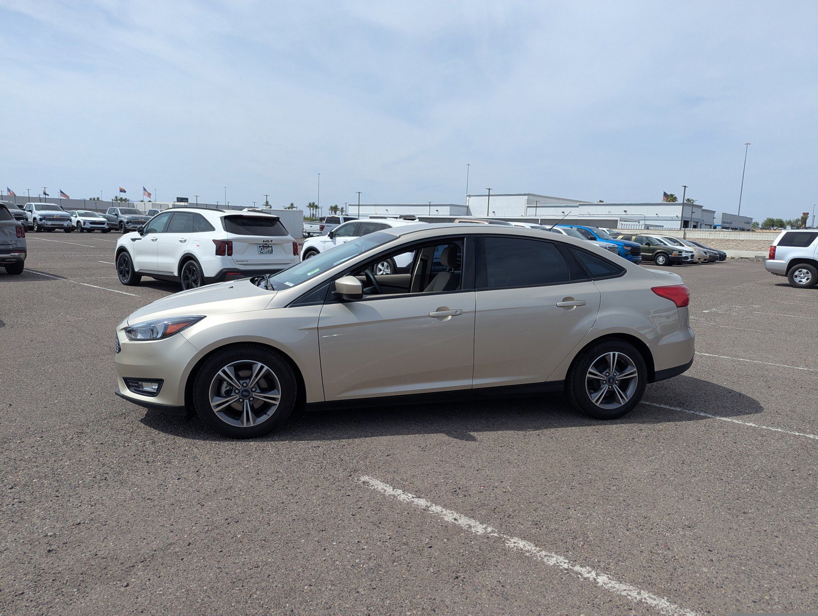 Used 2018 Ford Focus SE w/ SE Appearance Package image 2