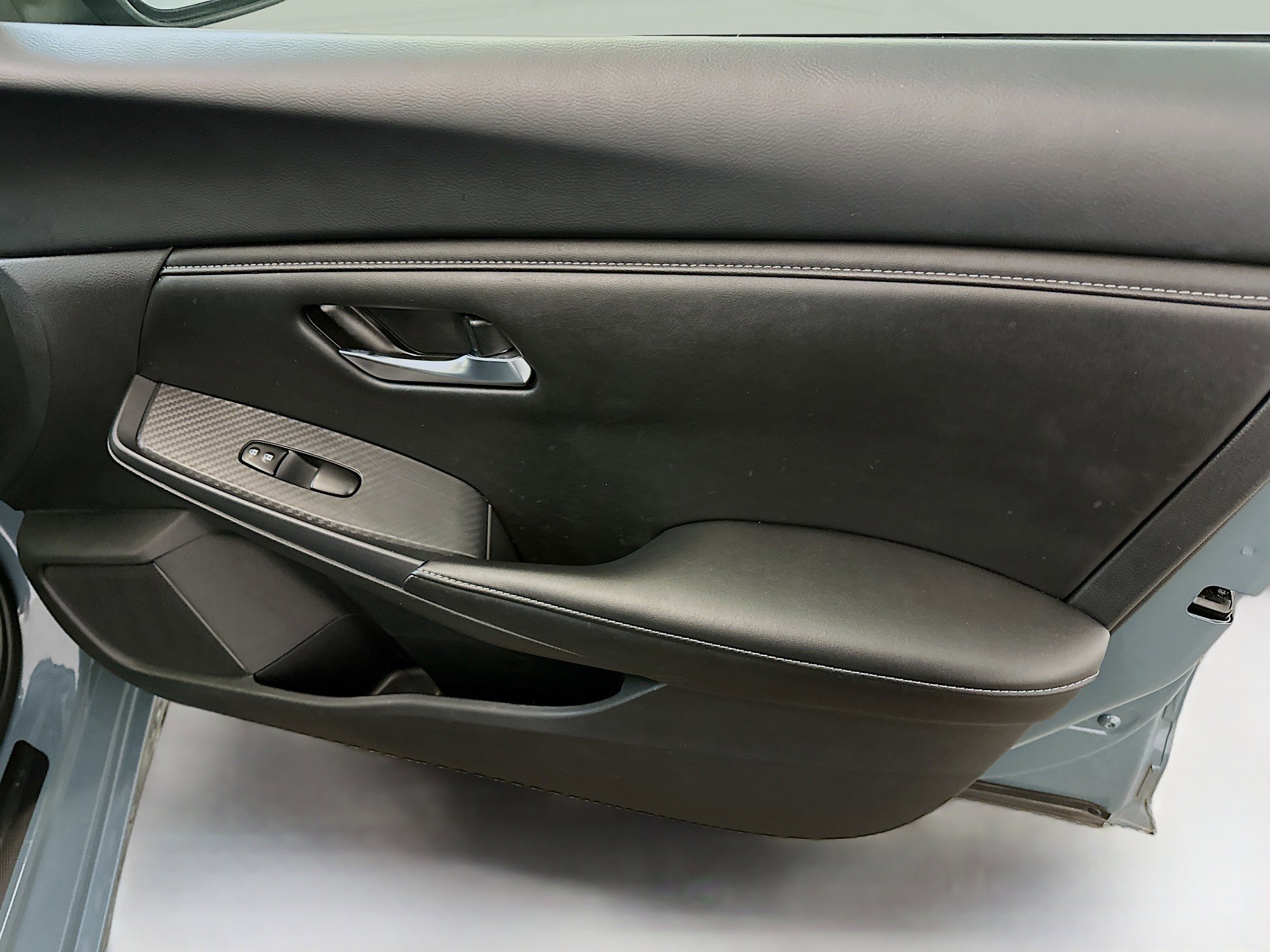 Used 2024 Nissan Sentra SV image 32