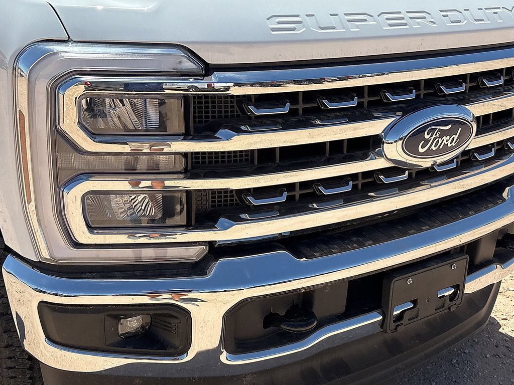 New 2026 Ford F250 Lariat w/ FX4 Off-Road Package AWD/4WD image 13