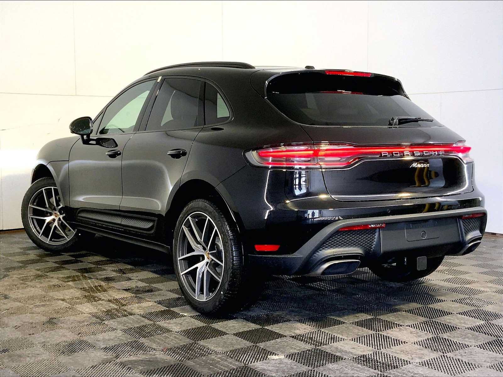 New 2026 Porsche Macan AWD/4WD image 3