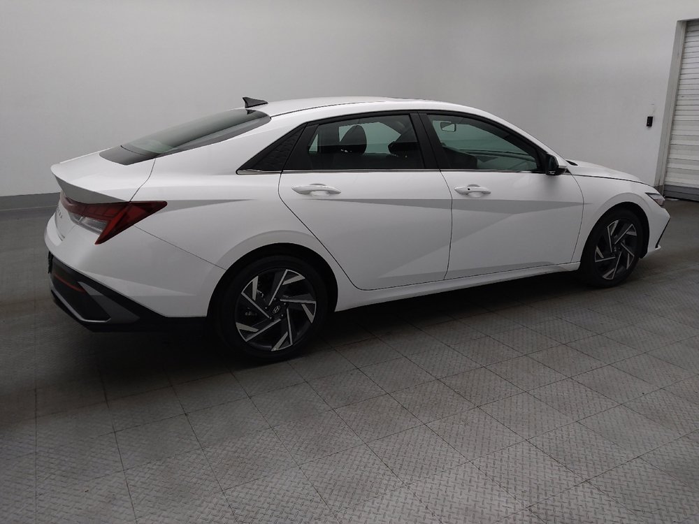 Used 2025 Hyundai Elantra SEL FWD image 10