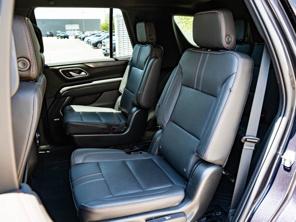 Used 2022 Chevrolet Tahoe RST w/ Luxury Package AWD/4WD image 43
