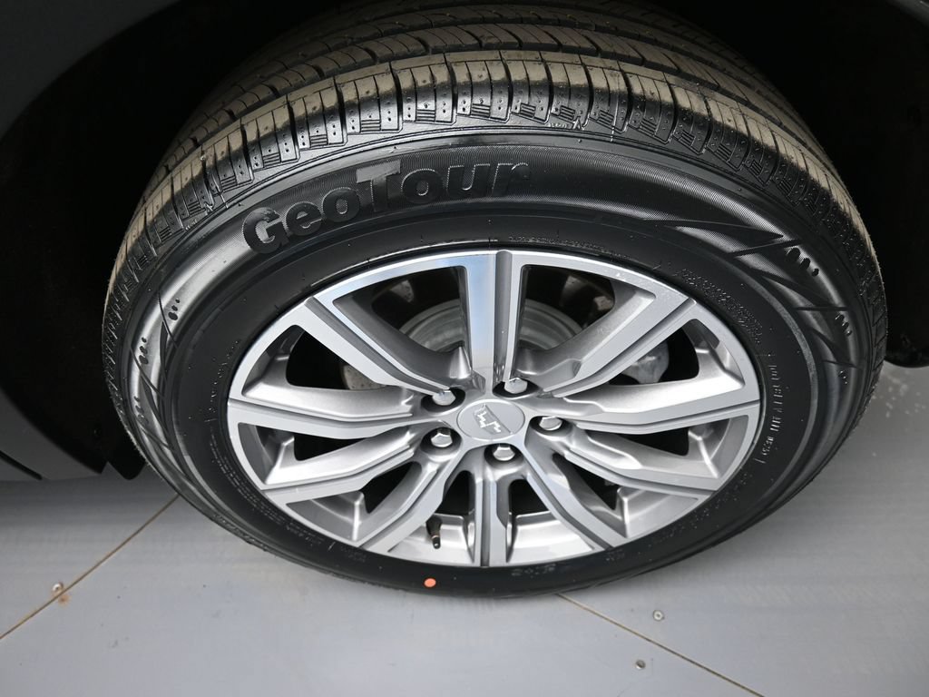 Used 2023 Cadillac XT4 Sport w/ Technology Package AWD/4WD image 15