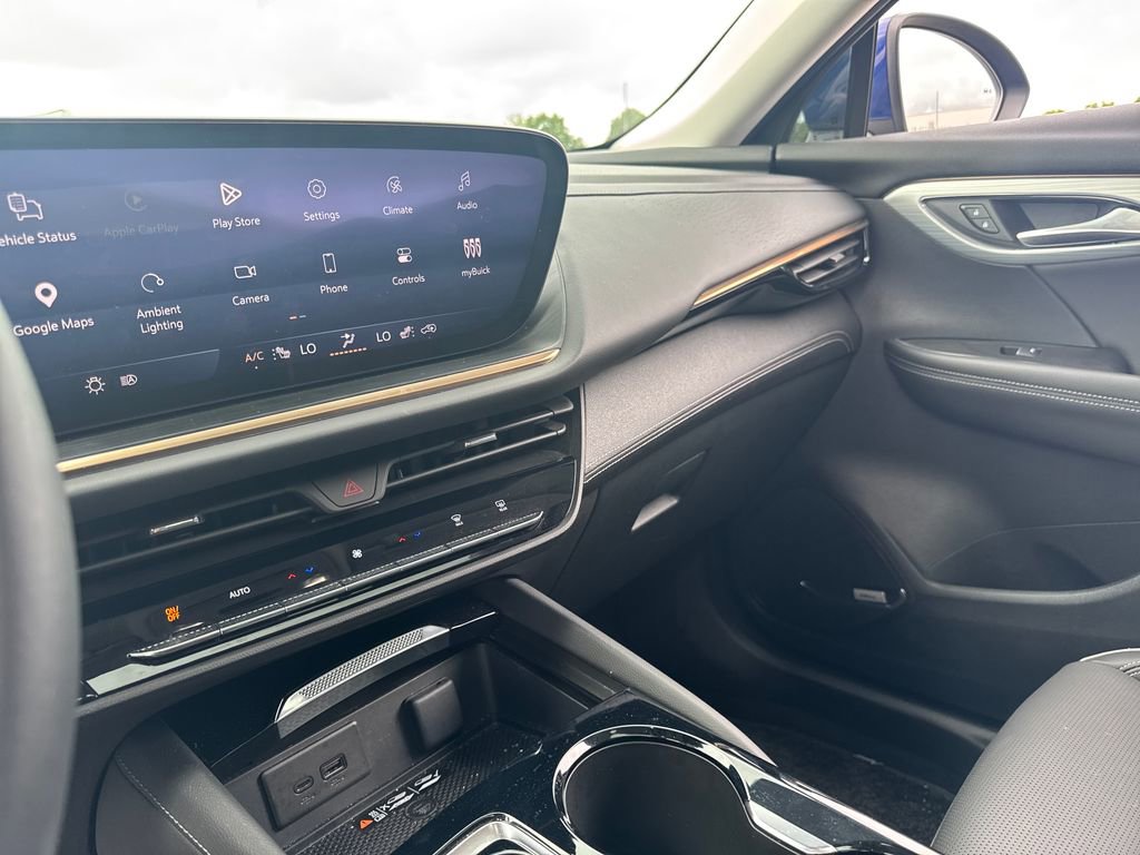 Used 2024 Buick Envision Avenir AWD/4WD image 18