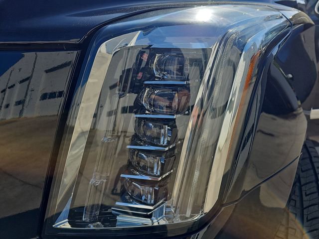 Used 2016 Cadillac Escalade ESV Luxury image 30