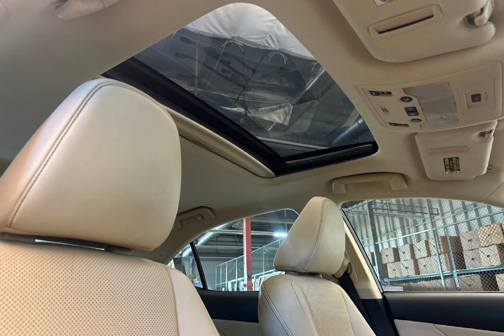 Used 2014 Lexus IS 350 w/ Navigation Package RWD image 16