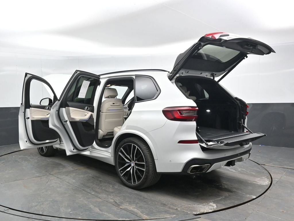 Used 2023 BMW X5 M50i w/ Executive Package image 54