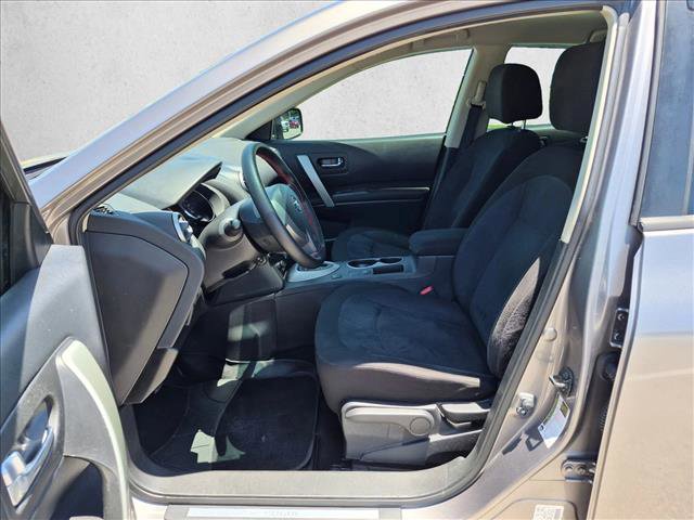Used 2015 Nissan Rogue S FWD image 16