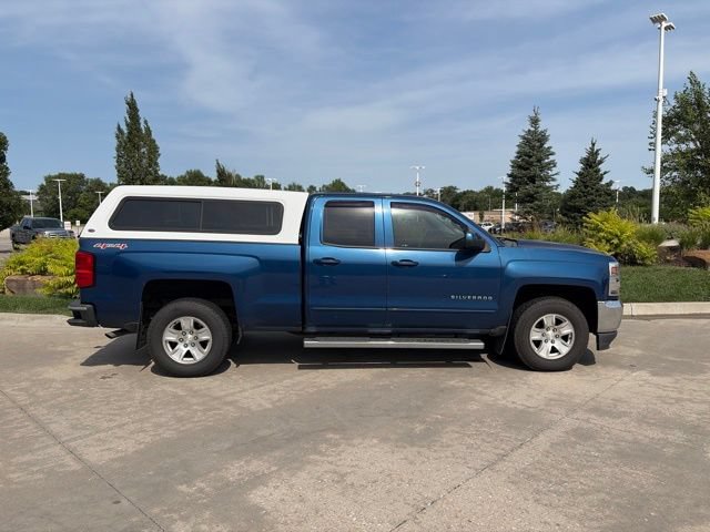 Used 2017 Chevrolet Silverado 1500 LT w/ All Star Edition AWD/4WD image 2