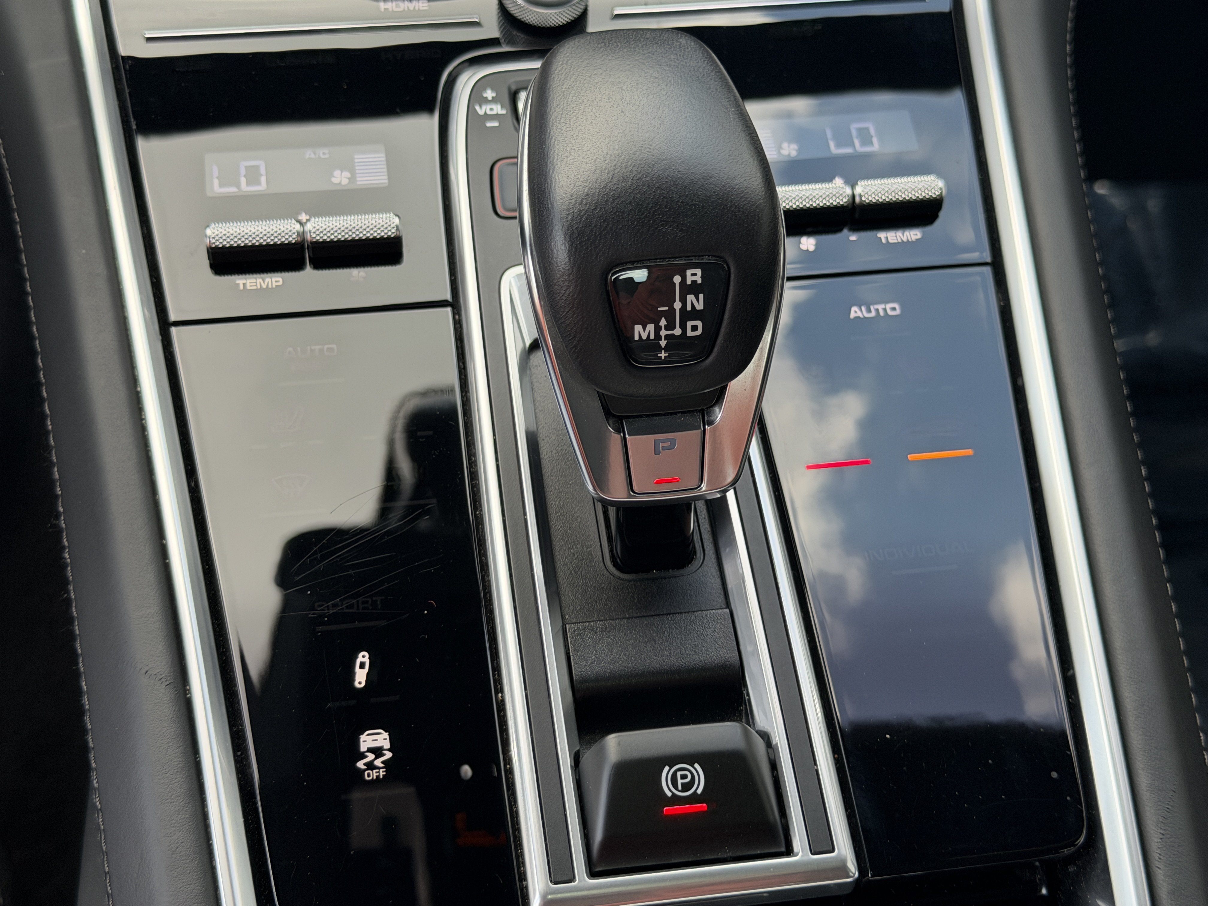 Certified 2023 Porsche Panamera GTS AWD/4WD image 29
