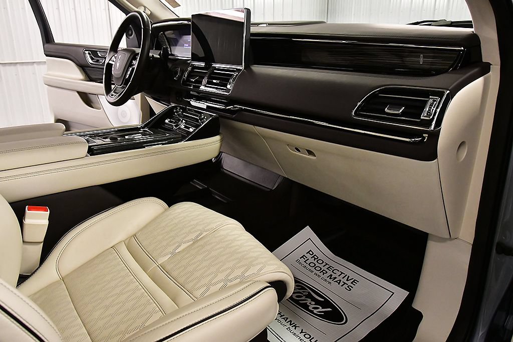 Used 2023 Lincoln Navigator L Black Label AWD/4WD image 26
