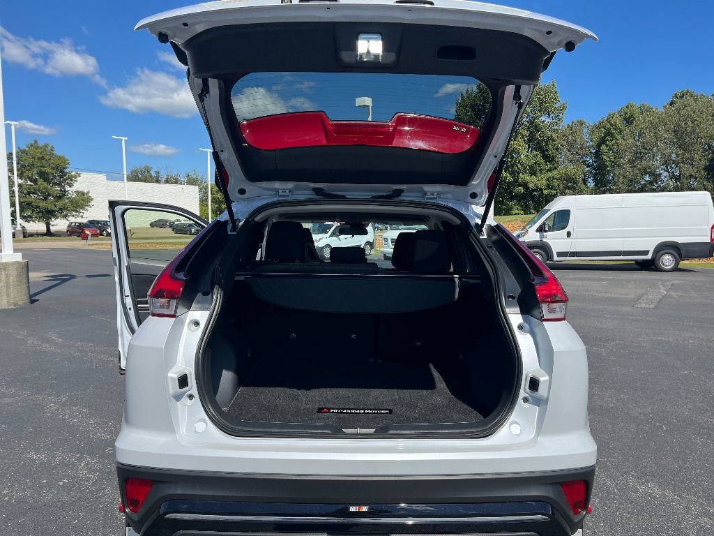 Used 2024 Mitsubishi Eclipse Cross LE image 11