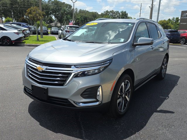 Used 2024 Chevrolet Equinox Premier FWD image 2