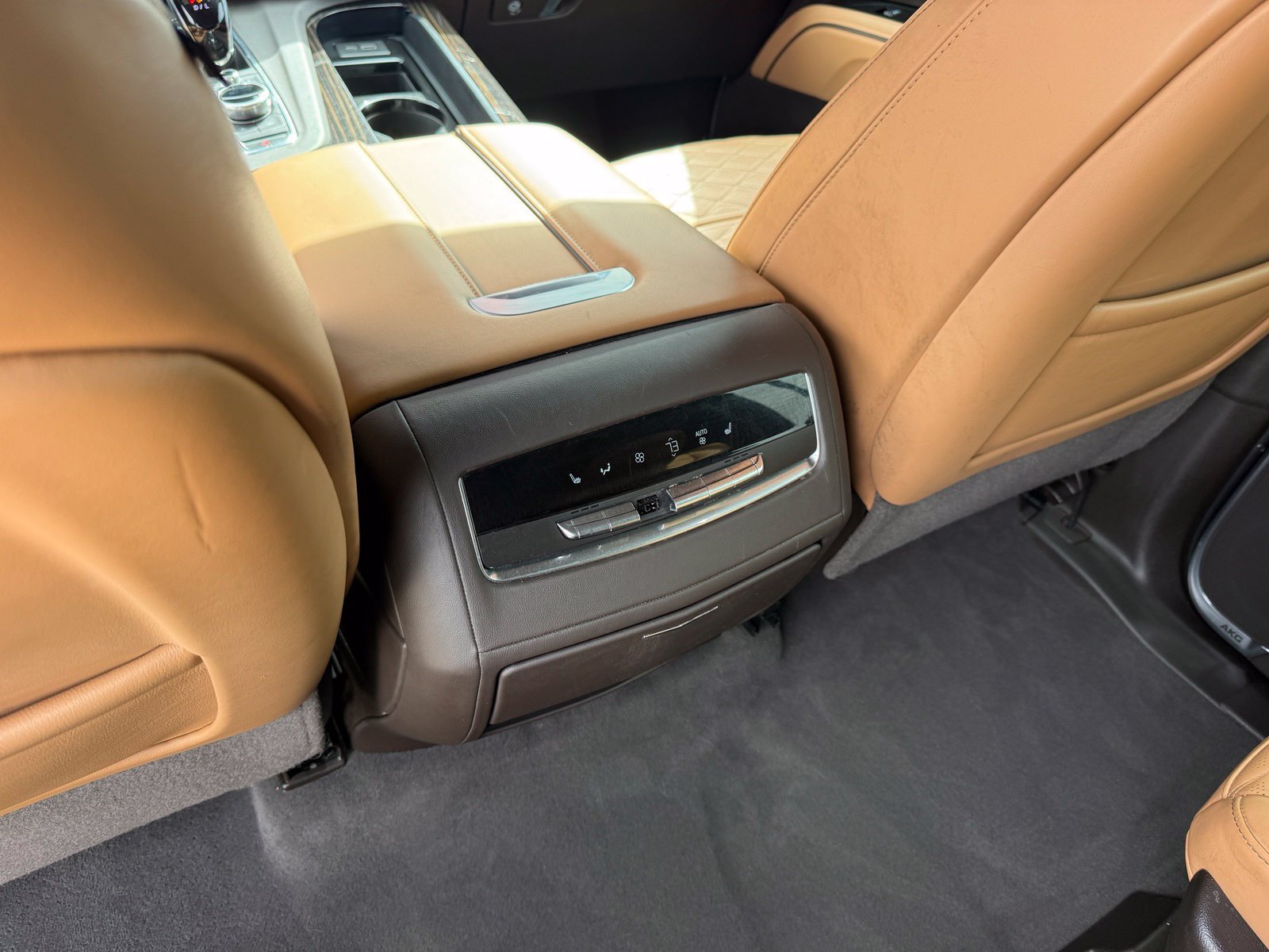 Used 2024 Cadillac Escalade ESV Sport AWD/4WD image 37