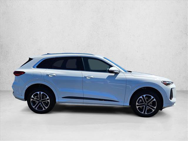Certified 2025 Audi Q5 Premium w/ Convenience Package AWD/4WD image 4