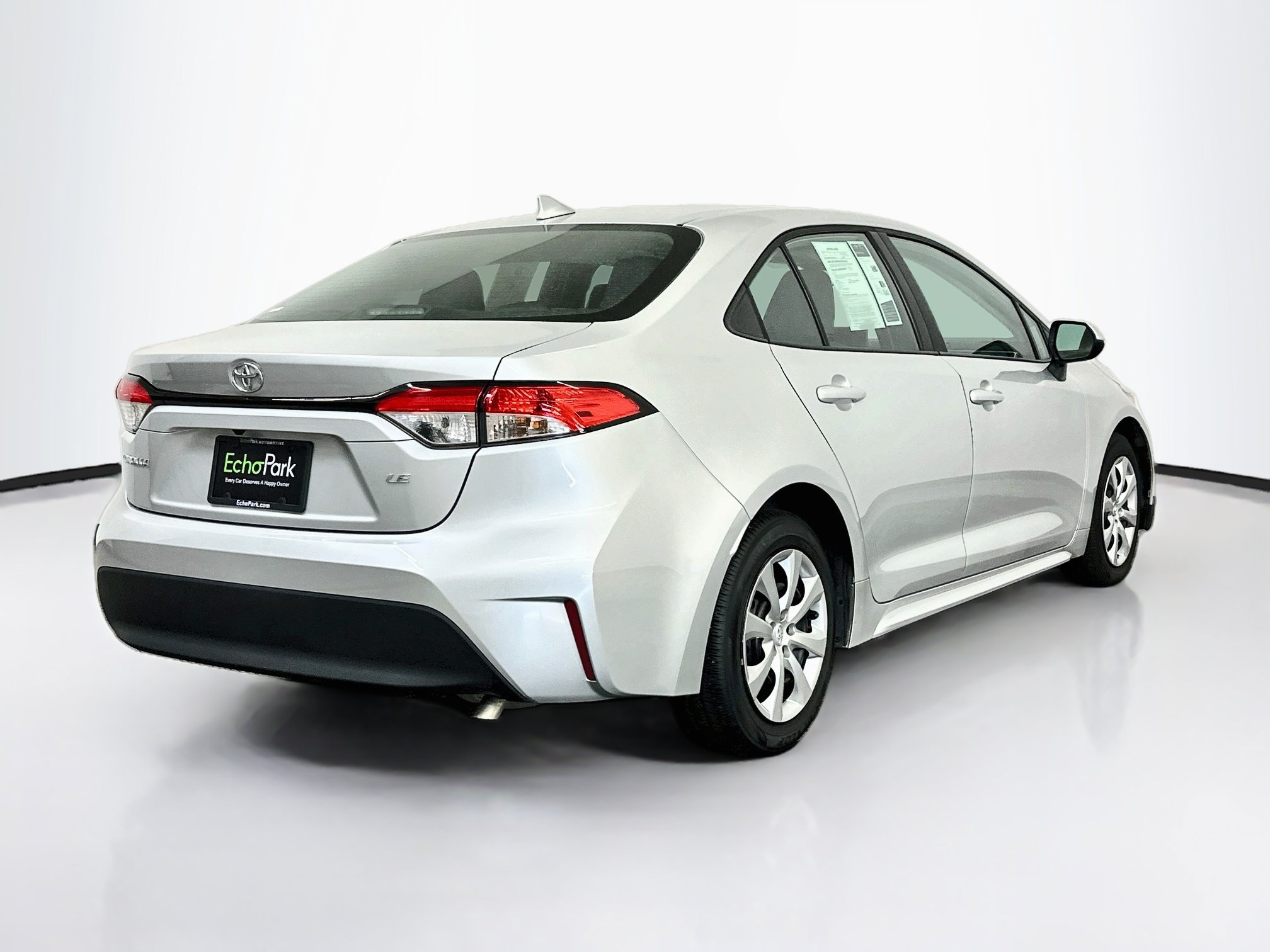 Used 2025 Toyota Corolla LE FWD image 9