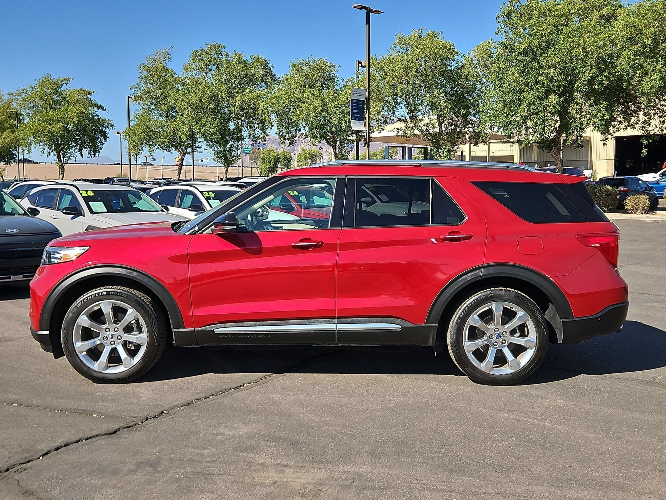 Used 2020 Ford Explorer Platinum w/ Premium Technology Package AWD/4WD image 9