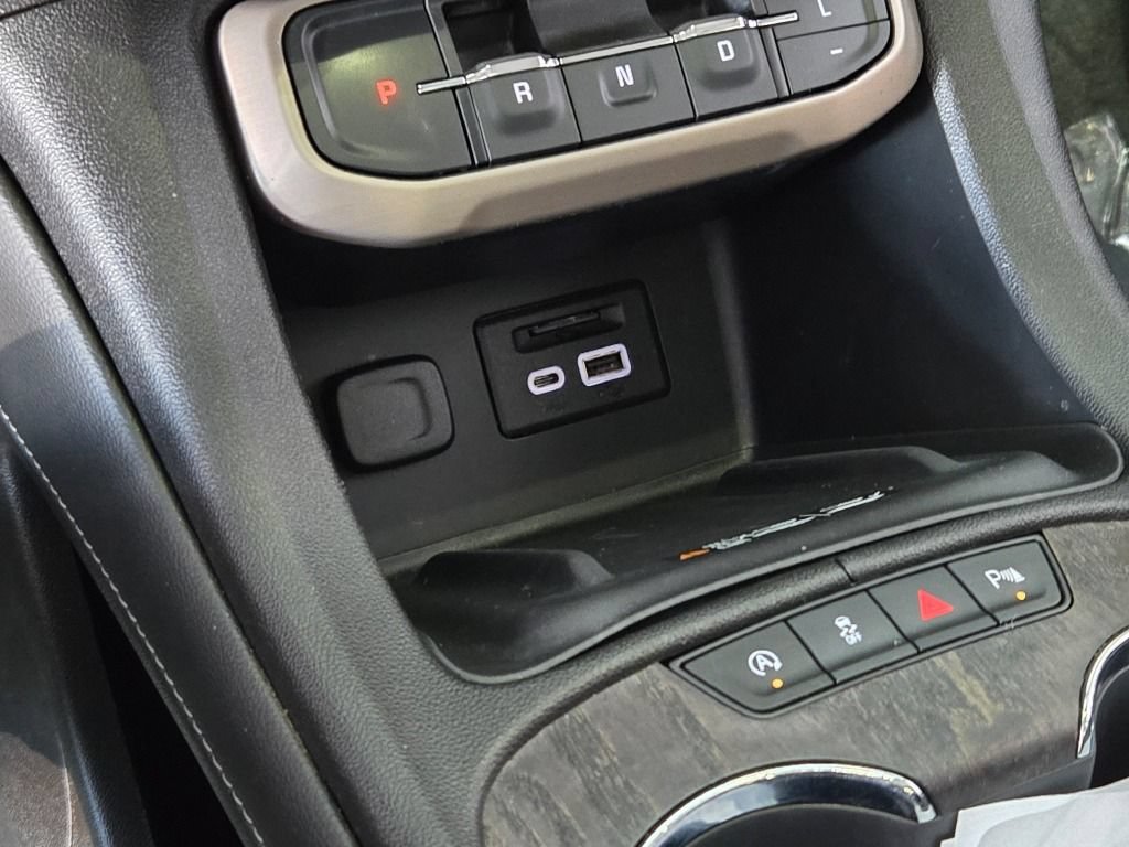 Certified 2023 GMC Acadia Denali w/ Denali Ultimate Package AWD/4WD image 30