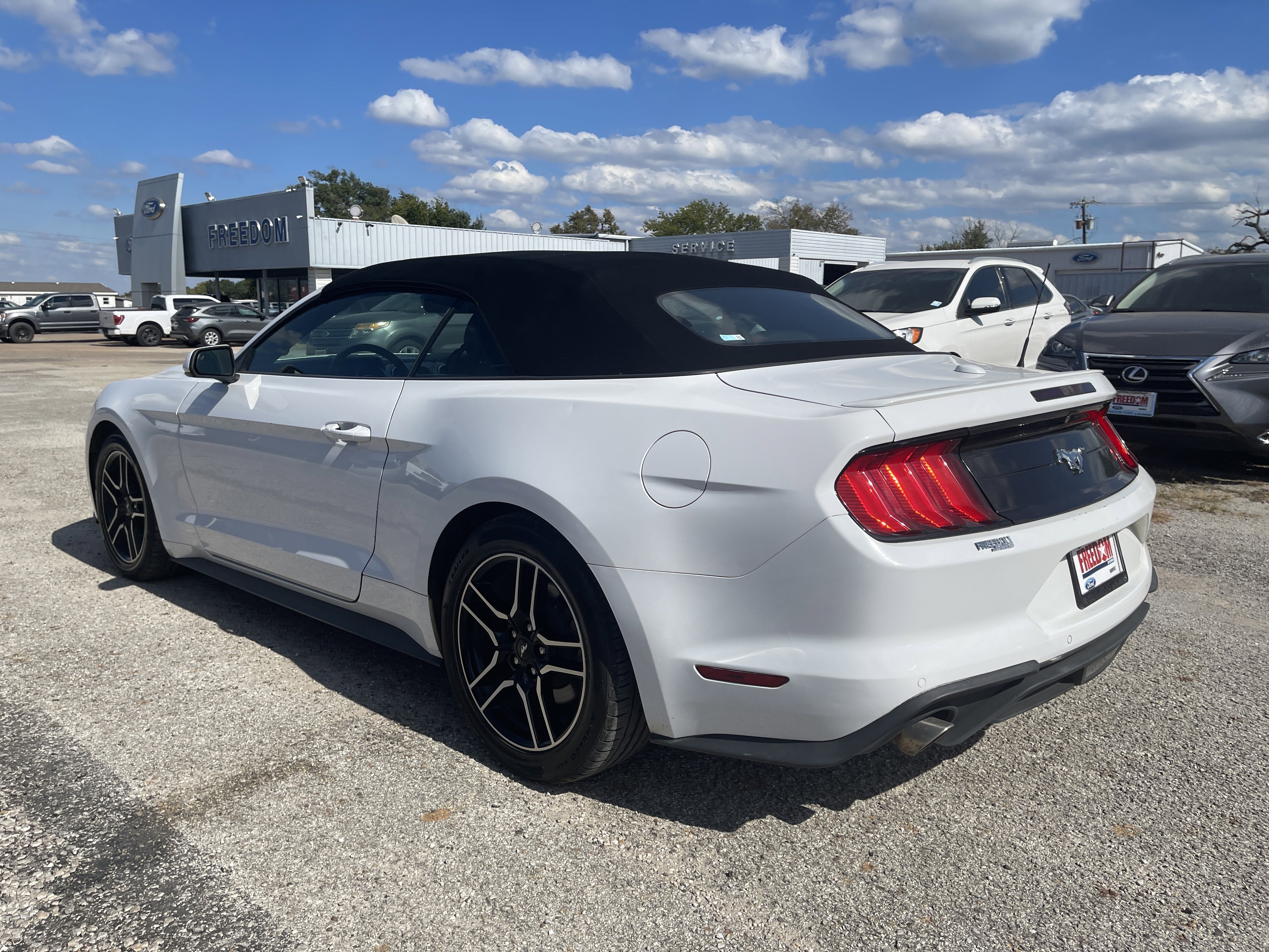 Used 2022 Ford Mustang Premium image 6