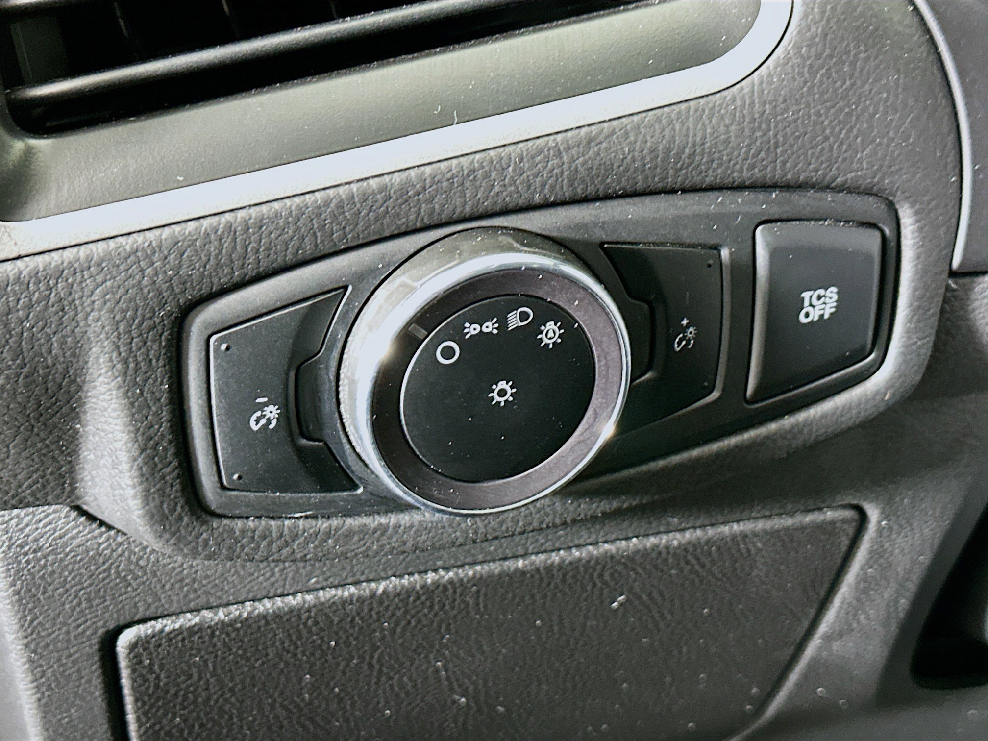 Used 2024 Ford Edge SEL image 17