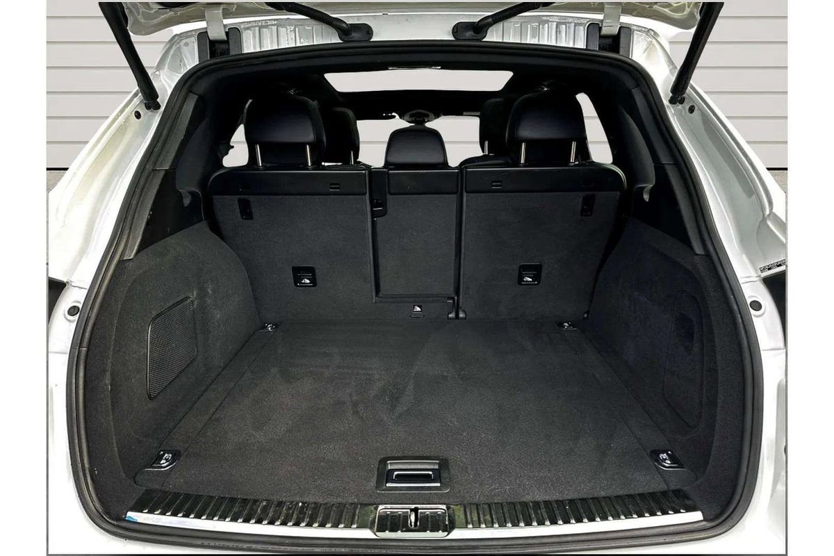 Used 2015 Porsche Cayenne S w/ Premium Plus Package image 10