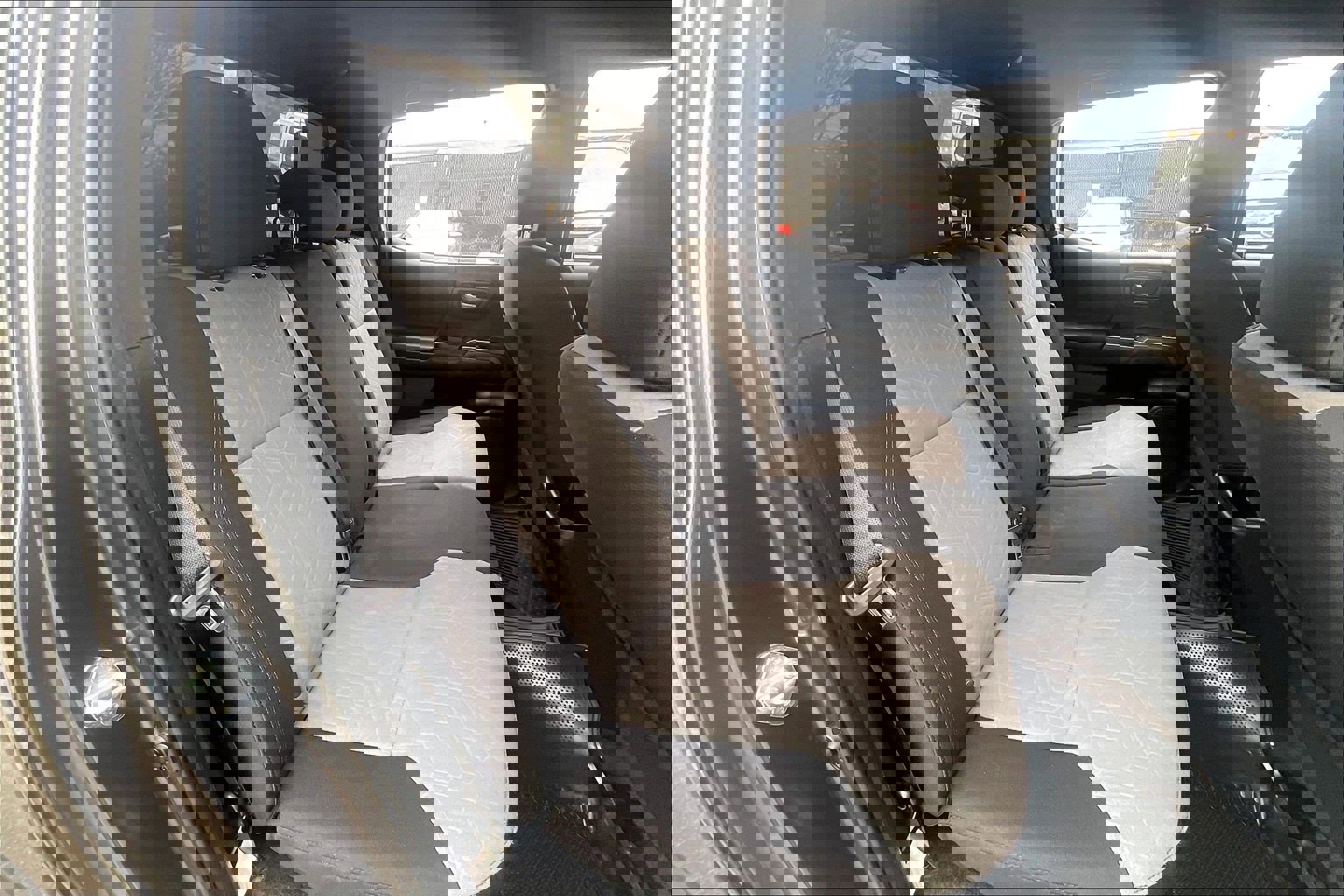 Used 2021 Toyota Tacoma TRD Sport w/ Technology Package image 31