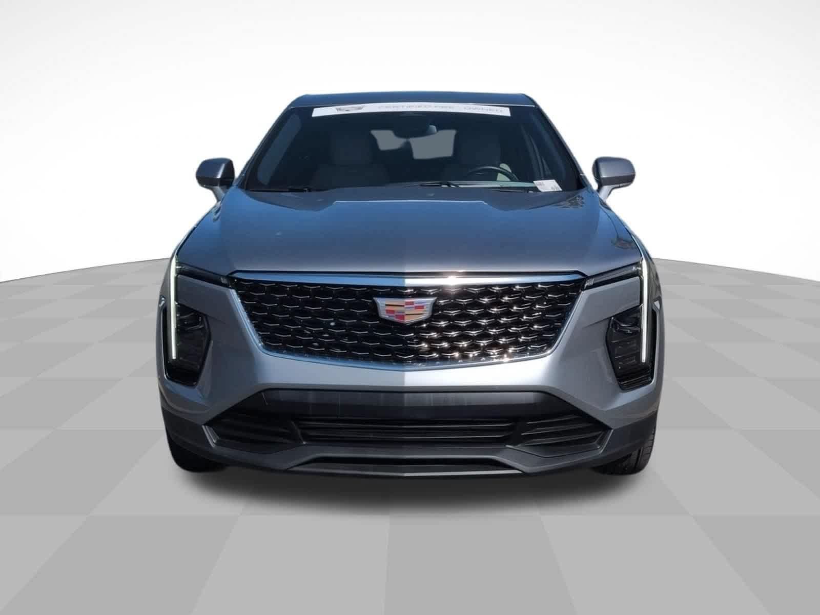 Certified 2024 Cadillac XT4 Luxury FWD image 2