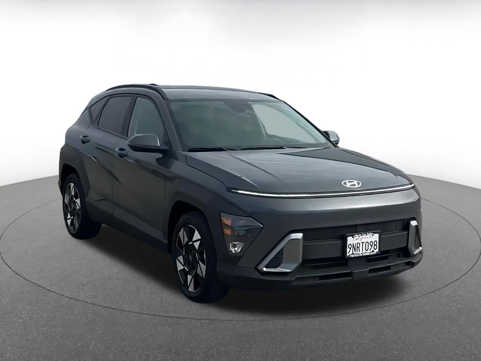 Used 2025 Hyundai Kona SEL image 3