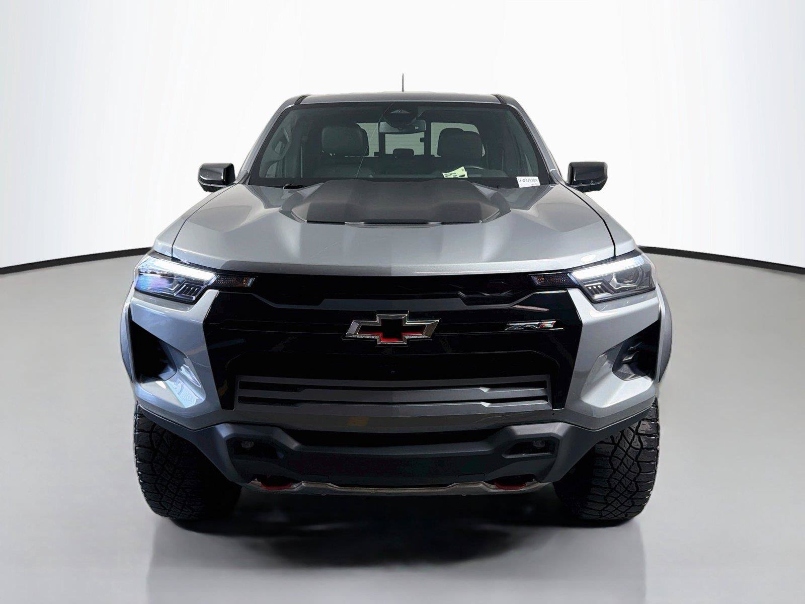 Used 2025 Chevrolet Colorado ZR2 w/ Technology Package AWD/4WD image 2