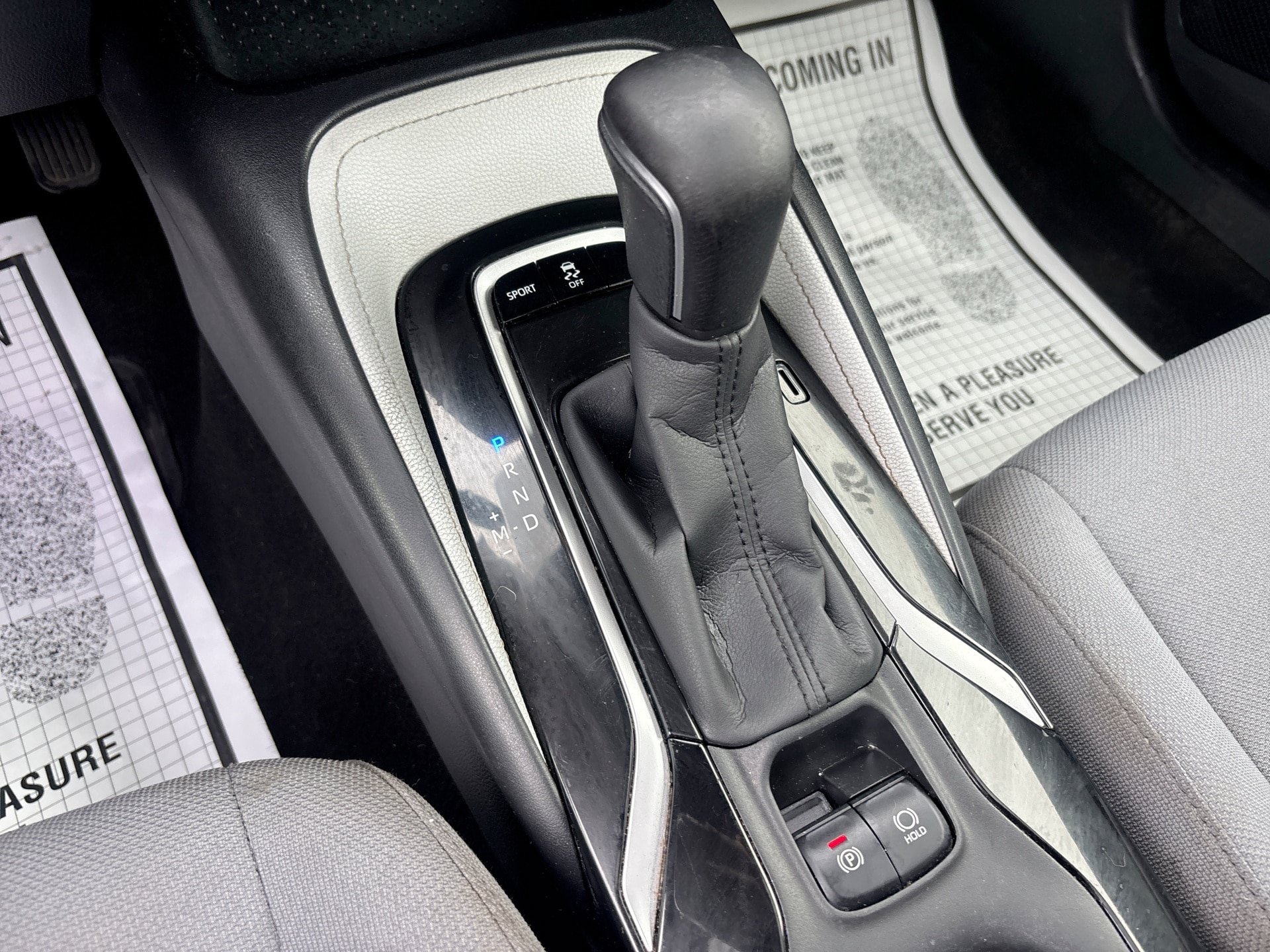 Used 2020 Toyota Corolla SE w/ SE Premium Package FWD image 23