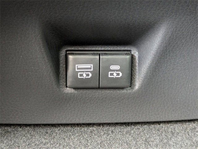 Used 2025 Toyota Camry XLE image 14