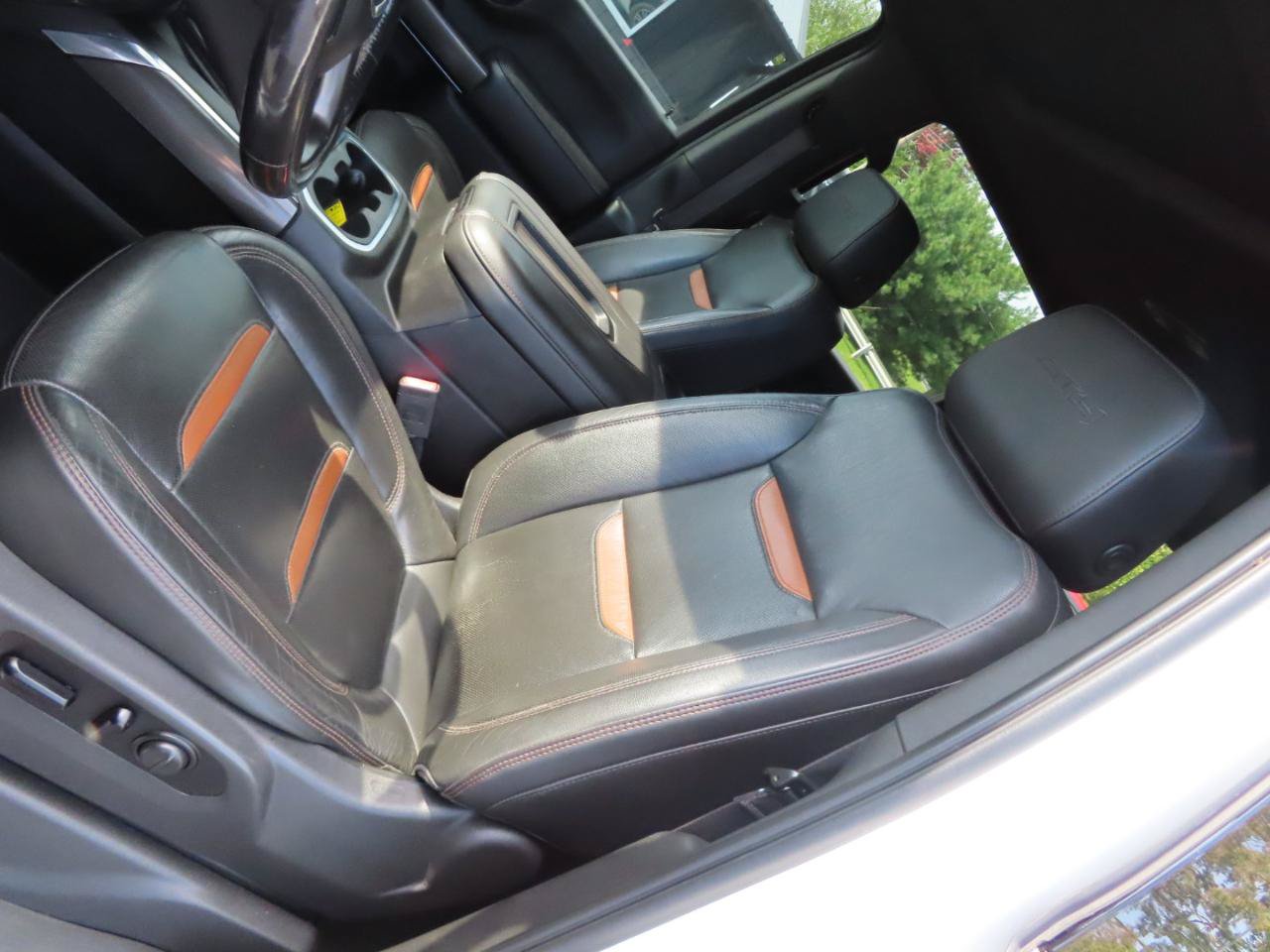 Used 2020 GMC Sierra 2500 AT4 w/ AT4 Premium Package AWD/4WD image 32