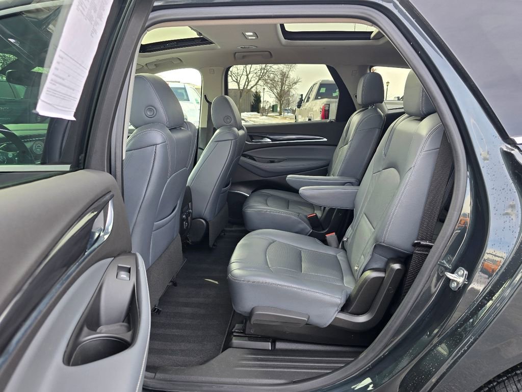 Used 2020 Buick Enclave Essence image 26