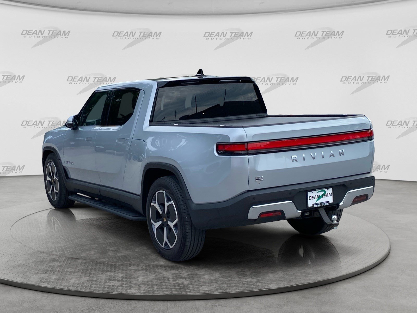 Used 2024 Rivian R1T Adventure Dual AWD/4WD image 6
