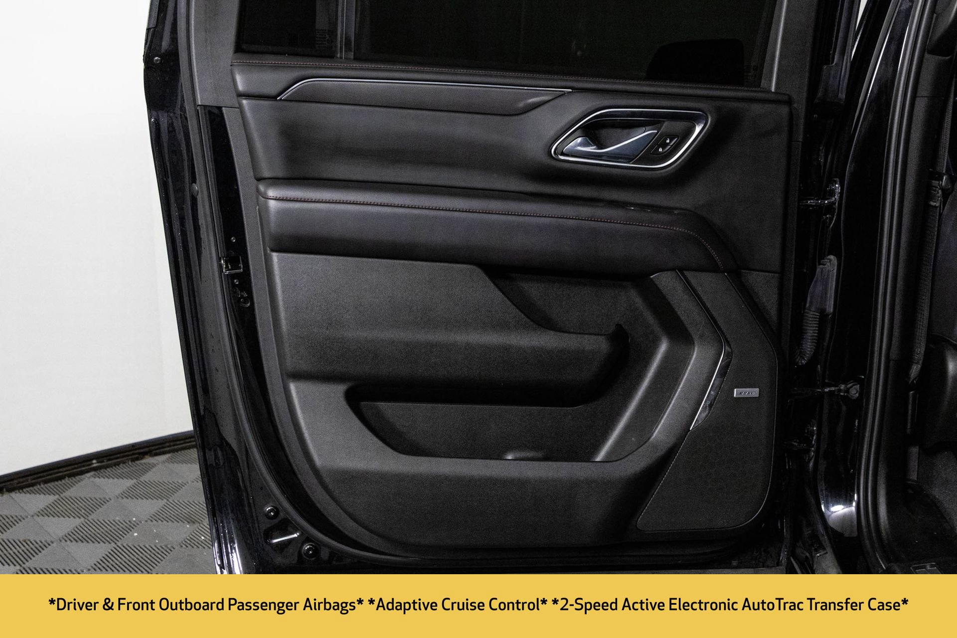 Used 2023 Chevrolet Suburban RST w/ Luxury Package image 38