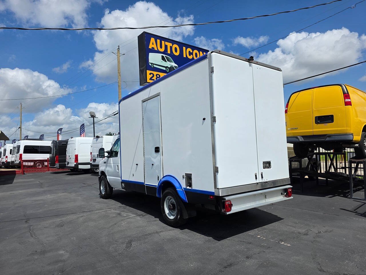 Used 2023 Ford E-350 and Econoline 350 Super Duty w/ Power Windows & Locks Group RWD image 23