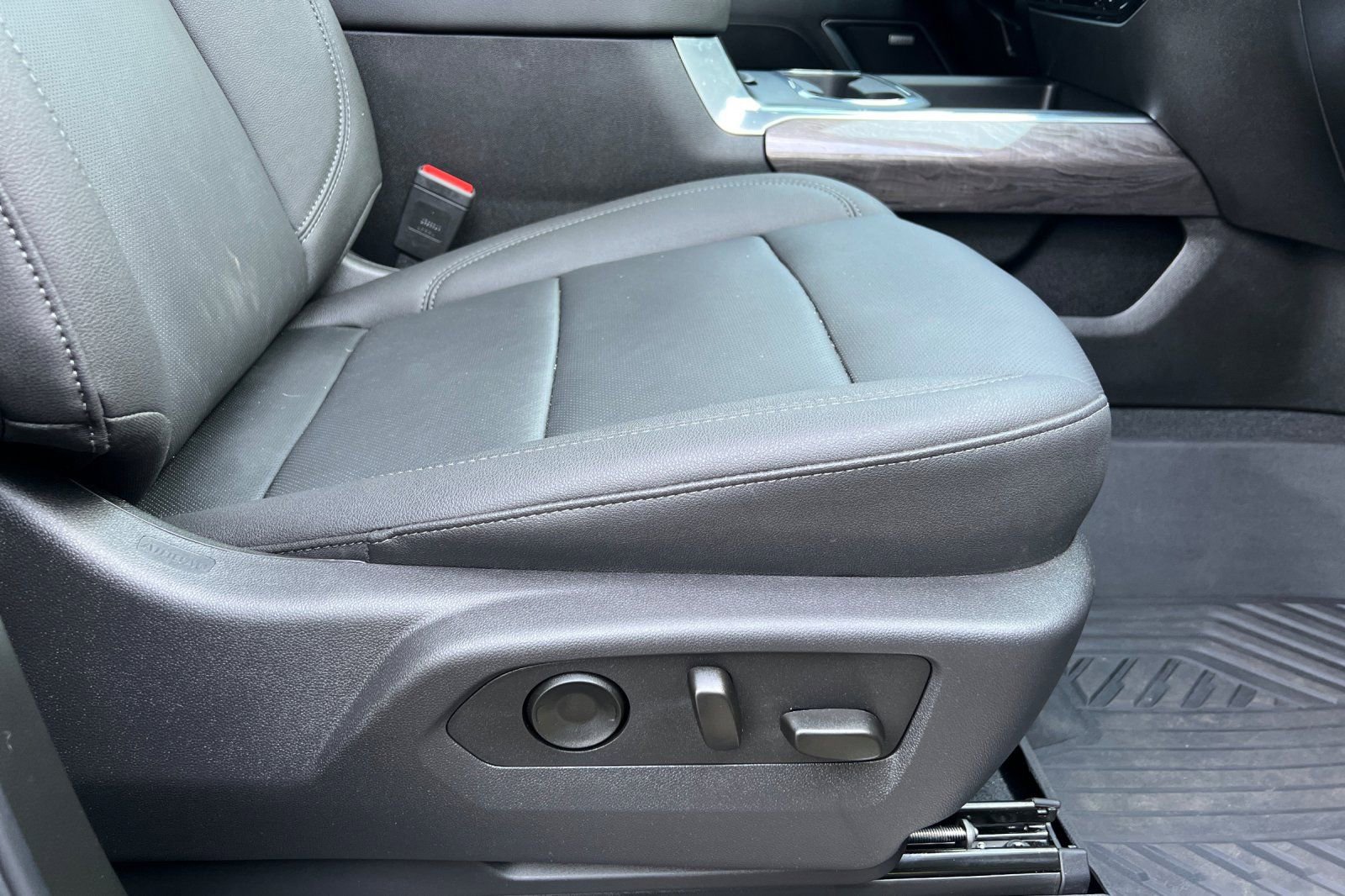 Used 2026 Chevrolet Silverado 3500 LTZ w/ LTZ Plus Package image 21