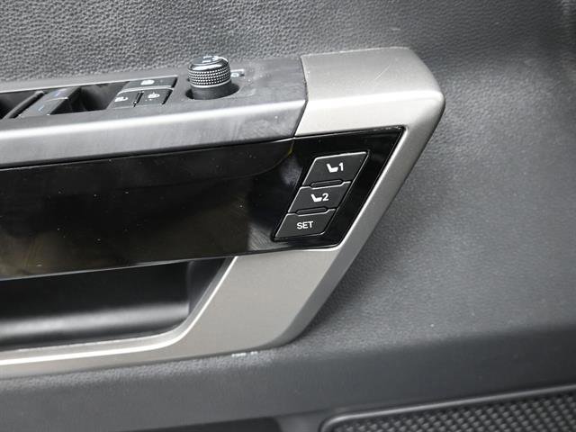 Used 2023 Toyota Tundra Limited AWD/4WD image 7