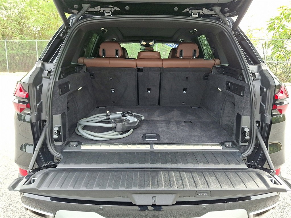 Certified 2024 BMW X5 xDrive50e w/ Premium Package image 31