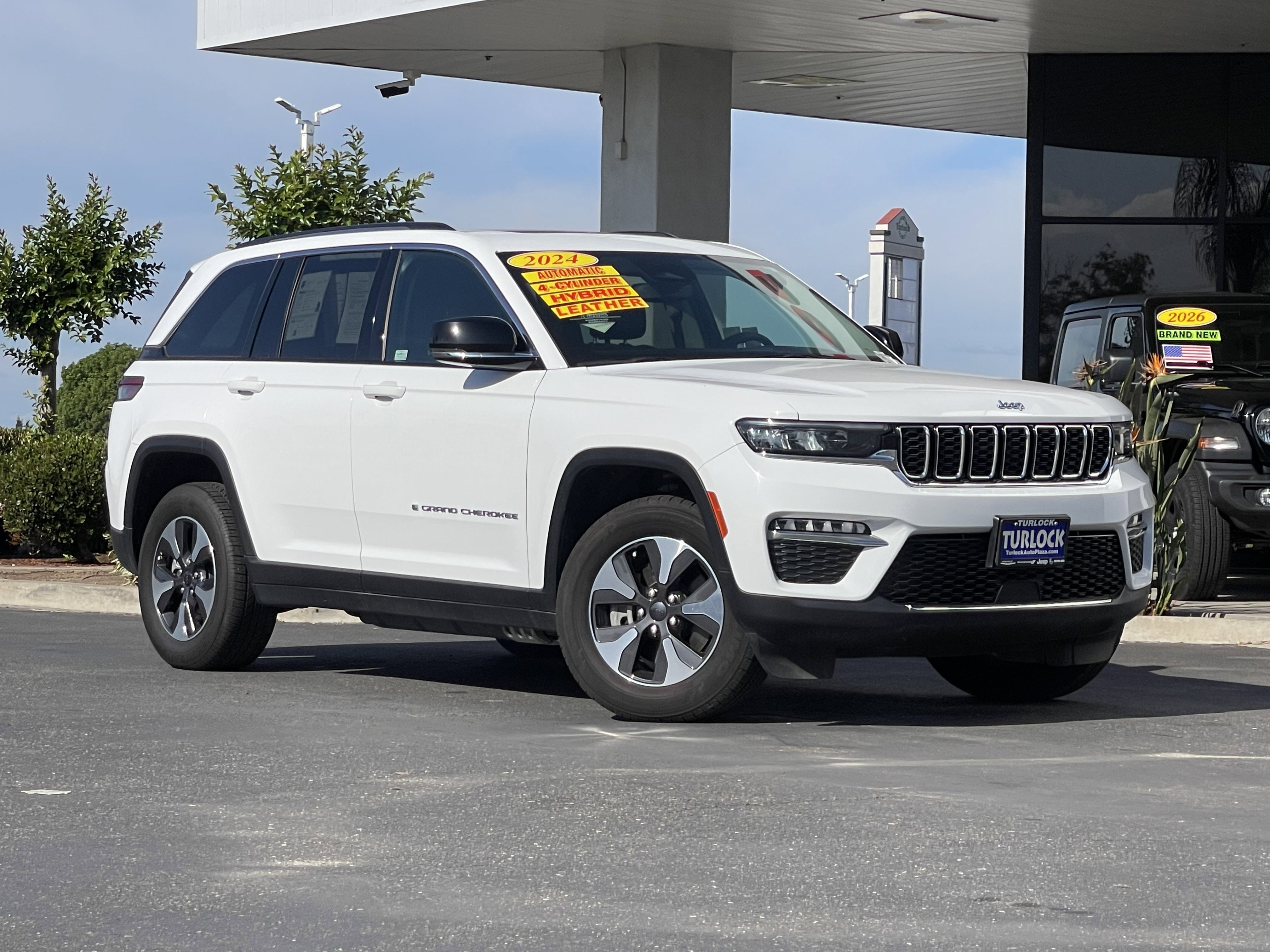 Used 2024 Jeep Grand Cherokee Limited 4xe AWD/4WD image 2