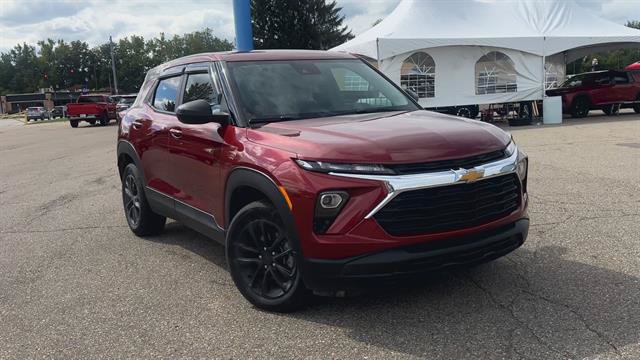 Used 2024 Chevrolet TrailBlazer LS w/ LS Convenience Package FWD image 2