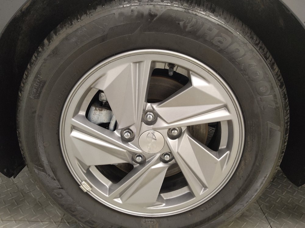 Used 2025 Hyundai Elantra SE FWD image 31