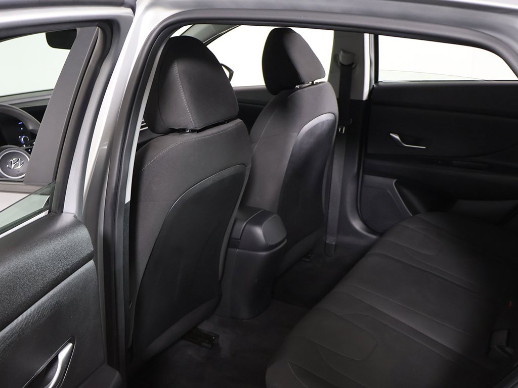 Used 2023 Hyundai Elantra SEL image 25